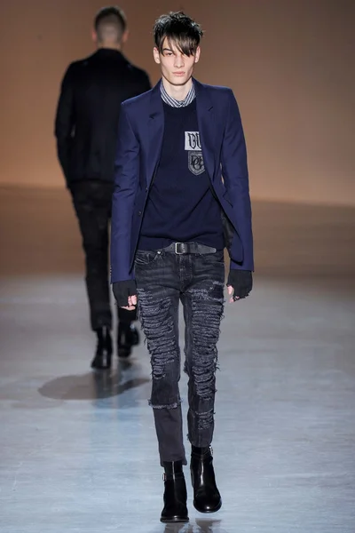 Look 3